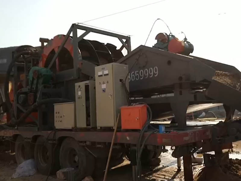 移動(dòng)式破碎制砂洗沙機(jī) 移動(dòng)式破碎制砂洗沙機(jī)